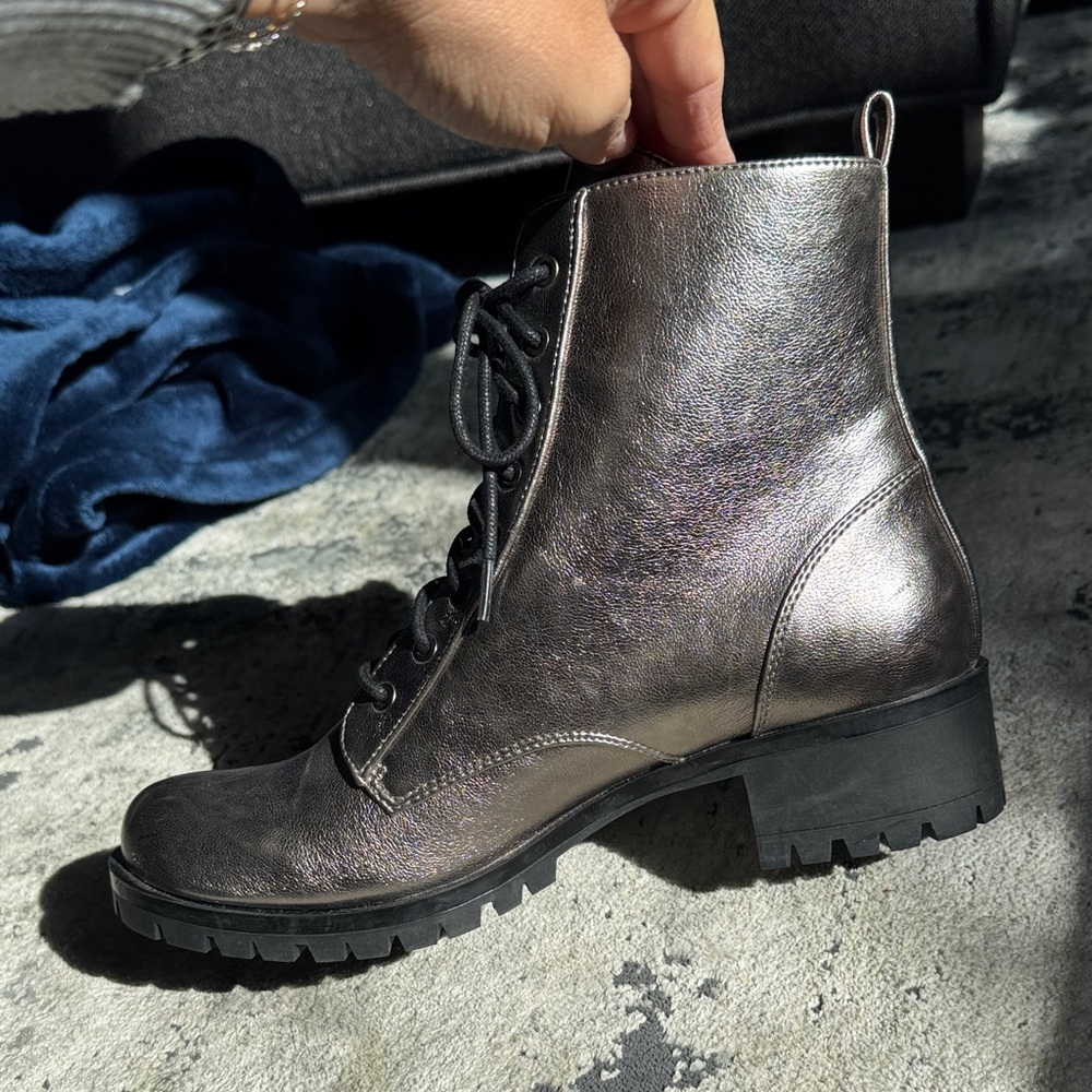 NWT Dolce Vita Metallic Lace-Up/Zipper Ankle Boots - Picture 5 of 7